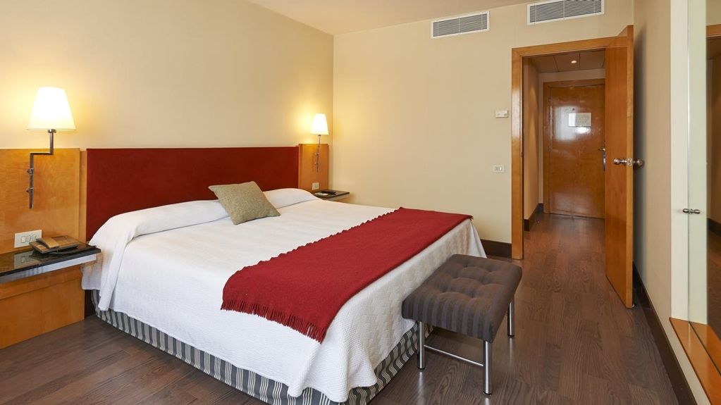 Nh Ciutat De Reus Otel Oda fotoğraf