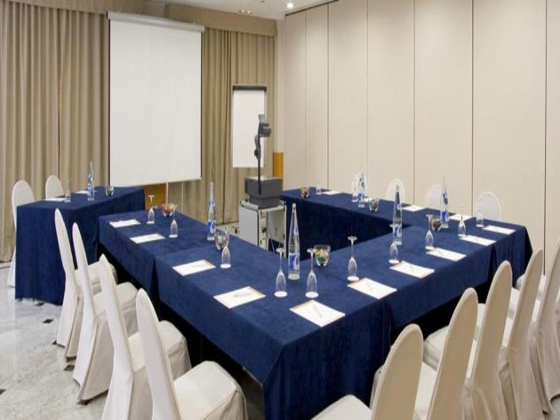 Nh Ciutat De Reus Otel Dış mekan fotoğraf